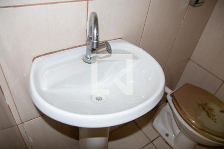 Casa à venda com 240m², 4 quartos e 2 vagasBanheiro 4