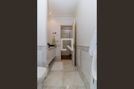 Casa de condomínio à venda com 547m², 4 quartos e 5 vagasSuíte 2 - Banheiro