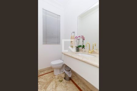 Casa de condomínio à venda com 547m², 4 quartos e 5 vagasLavabo