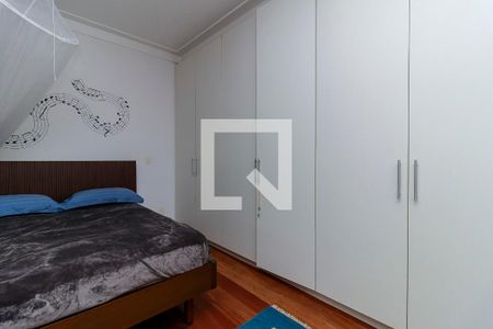 Casa de condomínio à venda com 547m², 4 quartos e 5 vagasSuíte 2