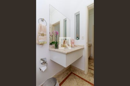 Casa de condomínio à venda com 547m², 4 quartos e 5 vagasLavabo