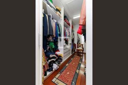 Casa de condomínio à venda com 547m², 4 quartos e 5 vagasSuíte principal - Closet