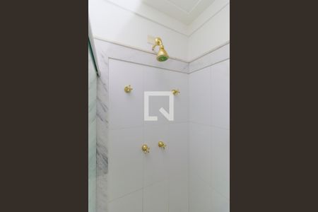 Casa de condomínio à venda com 547m², 4 quartos e 5 vagasSuíte 3 - Banheiro