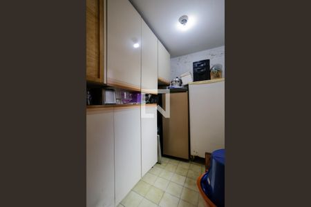 Casa à venda com 180m², 3 quartos e 3 vagasQuarto de serviço