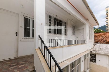 Casa à venda com 100m², 4 quartos e 1 vagaEscada