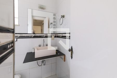 Casa à venda com 100m², 4 quartos e 1 vagaBanheiro Corredor