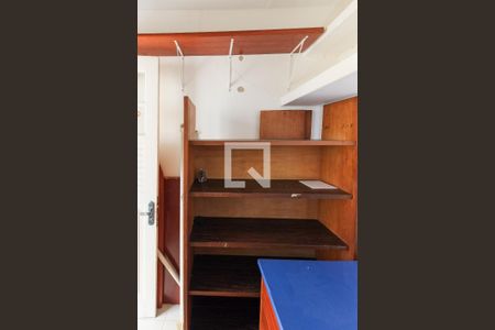 Casa à venda com 100m², 4 quartos e 1 vagaQuarto de Serviço