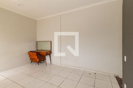 Casa à venda com 100m², 4 quartos e 1 vagaSala - Edícula 