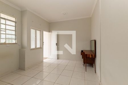 Casa à venda com 100m², 4 quartos e 1 vagaSala - Edícula 