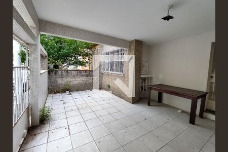Casa à venda com 100m², 4 quartos e 1 vagaGaragem