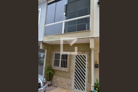Casa de condomínio à venda com 70m², 2 quartos e 1 vagaFachada