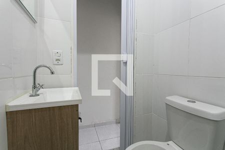 Banheiro de apartamento para alugar com 1 quarto, 30m² em Vila Antonina, São Paulo