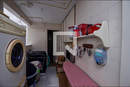 Apartamento à venda com 225m², 4 quartos e 2 vagas Apartamento à venda com 225m², 4 quartos e 2 vagasÁrea de Serviço