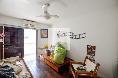 Apartamento à venda com 225m², 4 quartos e 2 vagas Apartamento à venda com 225m², 4 quartos e 2 vagasQuarto