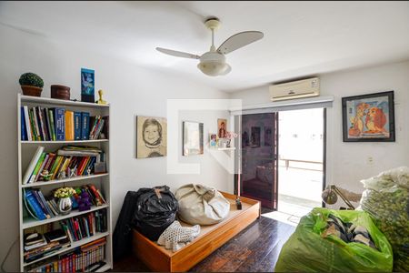 Apartamento à venda com 225m², 4 quartos e 2 vagas Apartamento à venda com 225m², 4 quartos e 2 vagasQuarto