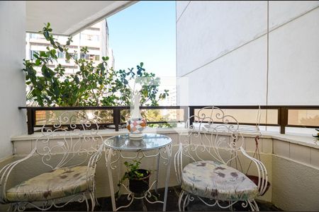 Sacada de apartamento à venda com 4 quartos, 225m² em Ingá, Niterói