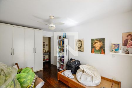 Apartamento à venda com 225m², 4 quartos e 2 vagas Apartamento à venda com 225m², 4 quartos e 2 vagasQuarto