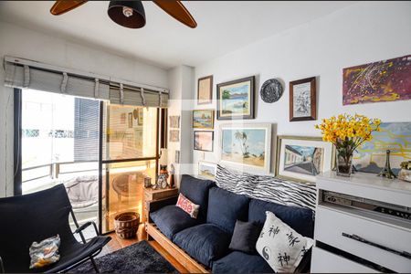 Apartamento à venda com 225m², 4 quartos e 2 vagas Apartamento à venda com 225m², 4 quartos e 2 vagasQuarto