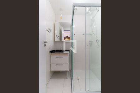Banheiro  de kitnet/studio para alugar com 1 quarto, 27m² em Vila Dom Pedro I, São Paulo