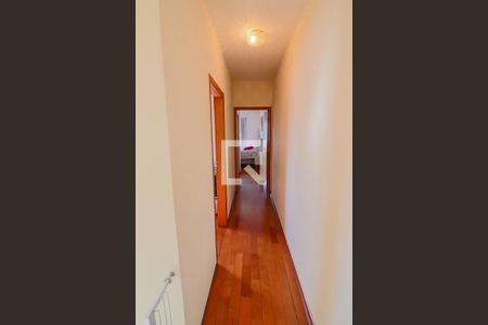 Casa à venda com 125m², 3 quartos e 3 vagas Casa à venda com 125m², 3 quartos e 3 vagasCorredor Quartos