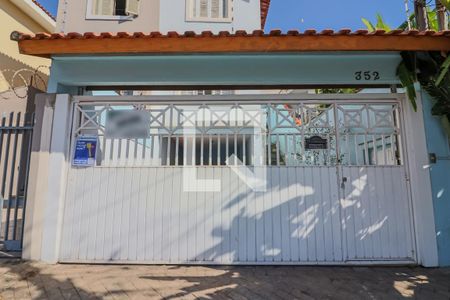 Casa à venda com 125m², 3 quartos e 3 vagas Casa à venda com 125m², 3 quartos e 3 vagasFachada