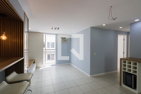 Apartamento à venda com 75m², 2 quartos e 1 vaga Apartamento à venda com 75m², 2 quartos e 1 vagaSala
