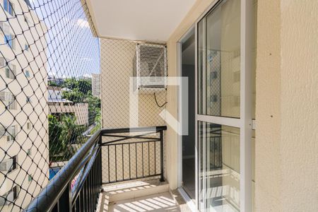 Apartamento à venda com 75m², 2 quartos e 1 vaga Apartamento à venda com 75m², 2 quartos e 1 vagaVaranda