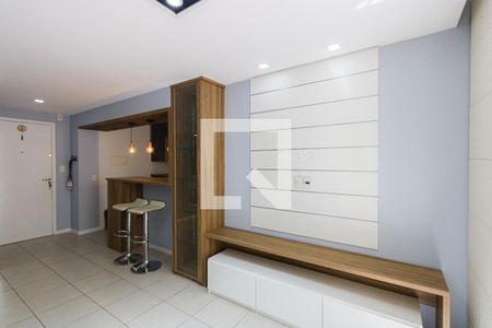 Apartamento à venda com 75m², 2 quartos e 1 vaga Apartamento à venda com 75m², 2 quartos e 1 vagaSala