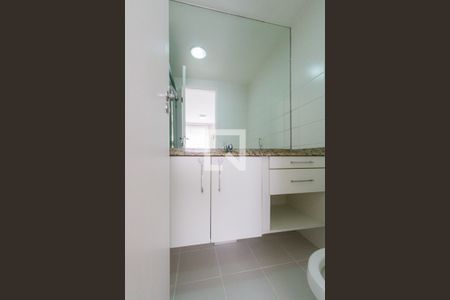 Apartamento à venda com 75m², 2 quartos e 1 vaga Apartamento à venda com 75m², 2 quartos e 1 vagaBanheiro da Suíte