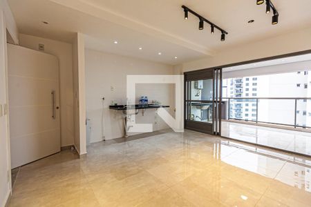 Sala e cozinha de apartamento à venda com 2 quartos, 69m² em Vila Romana, São Paulo