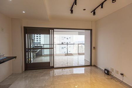 Sala e cozinha de apartamento à venda com 2 quartos, 69m² em Vila Romana, São Paulo