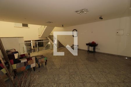 Sala de Estar  de casa para alugar com 4 quartos, 323m² em Vila Bastos, Santo André