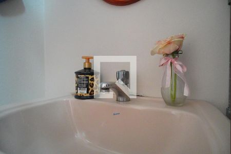 Casa à venda com 140m², 3 quartos e 2 vagasBanheiro 