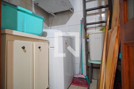 Casa à venda com 140m², 3 quartos e 2 vagasÁrea  de serviço 