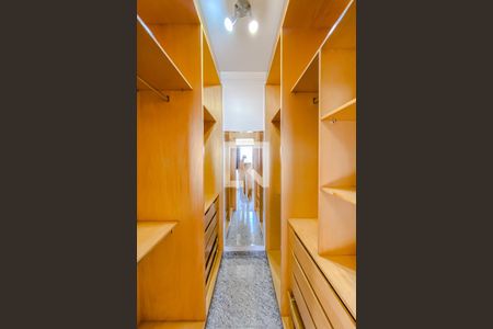 Apartamento para alugar com 228m², 4 quartos e 4 vagasQuarto 3 - Armários