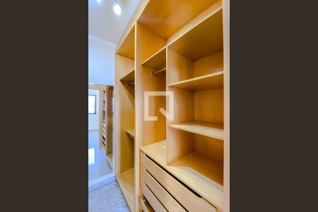 Apartamento para alugar com 228m², 4 quartos e 4 vagasQuarto 3 - Armários