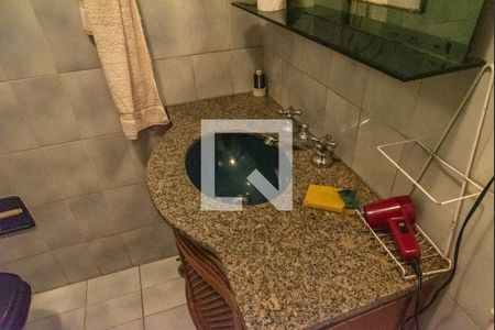 Casa à venda com 346m², 3 quartos e 5 vagas Casa à venda com 346m², 3 quartos e 5 vagasBanheiro da suíte 1