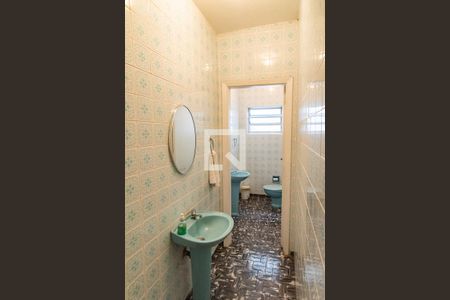 Casa à venda com 346m², 3 quartos e 5 vagas Casa à venda com 346m², 3 quartos e 5 vagasLavabo