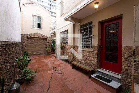 Casa para alugar com 180m², 3 quartos e 4 vagas Casa para alugar com 180m², 3 quartos e 4 vagasGaragem