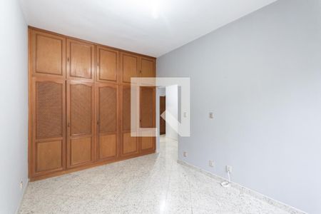 Apartamento à venda com 310m², 4 quartos e 3 vagasSuíte 2