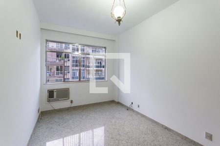 Apartamento à venda com 310m², 4 quartos e 3 vagasQuarto 2