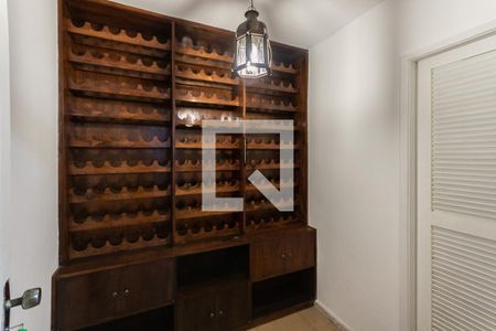 Apartamento à venda com 310m², 4 quartos e 3 vagasAdega