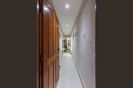 Corredor de casa à venda com 4 quartos, 138m² em Parque Bandeirante, Santo André