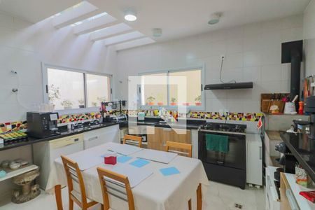 Casa à venda com 400m², 4 quartos e 3 vagasCozinha