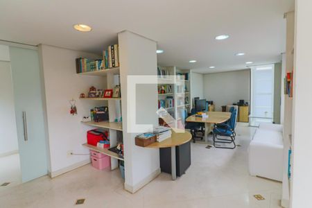 Escritorio de casa à venda com 4 quartos, 400m² em Parque dos Principes, São Paulo