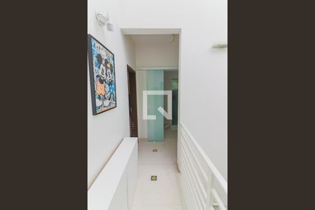 Casa à venda com 400m², 4 quartos e 3 vagasCorredor Quartos
