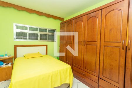 Quarto 2 de casa à venda com 4 quartos, 600m² em Jardim Tijuco, Diadema