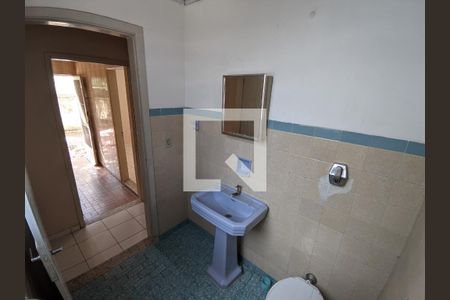 Casa à venda com 370m², 3 quartos e 4 vagasBanheiro