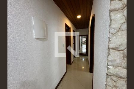 Casa de condomínio à venda com 560m², 6 quartos e 5 vagasCorredor