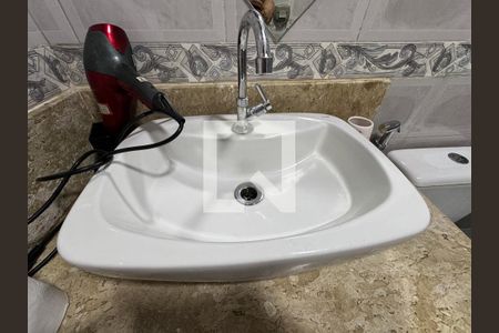 Casa de condomínio à venda com 560m², 6 quartos e 5 vagasBanheiro Social